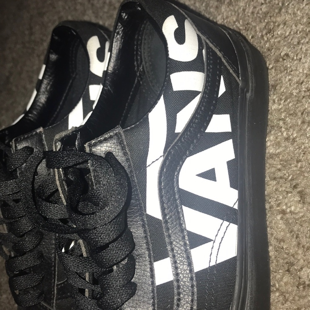 Shoes - Picture 3 of 4